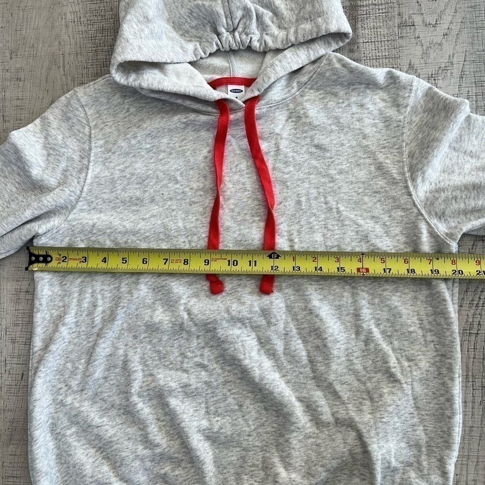 Old Navy Heather Grey Hoody with Red Drawstrings Size Medium - Picture 7 of 9